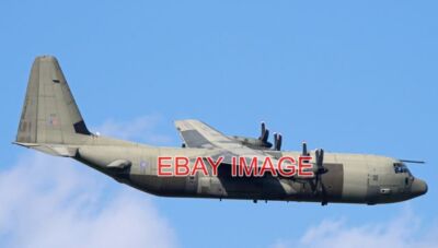 PHOTO  ON ITS WAY FROM RAF BRIZE NORTON RAF LOCKHEED C-130J-30 HERCULES C4 REGIS