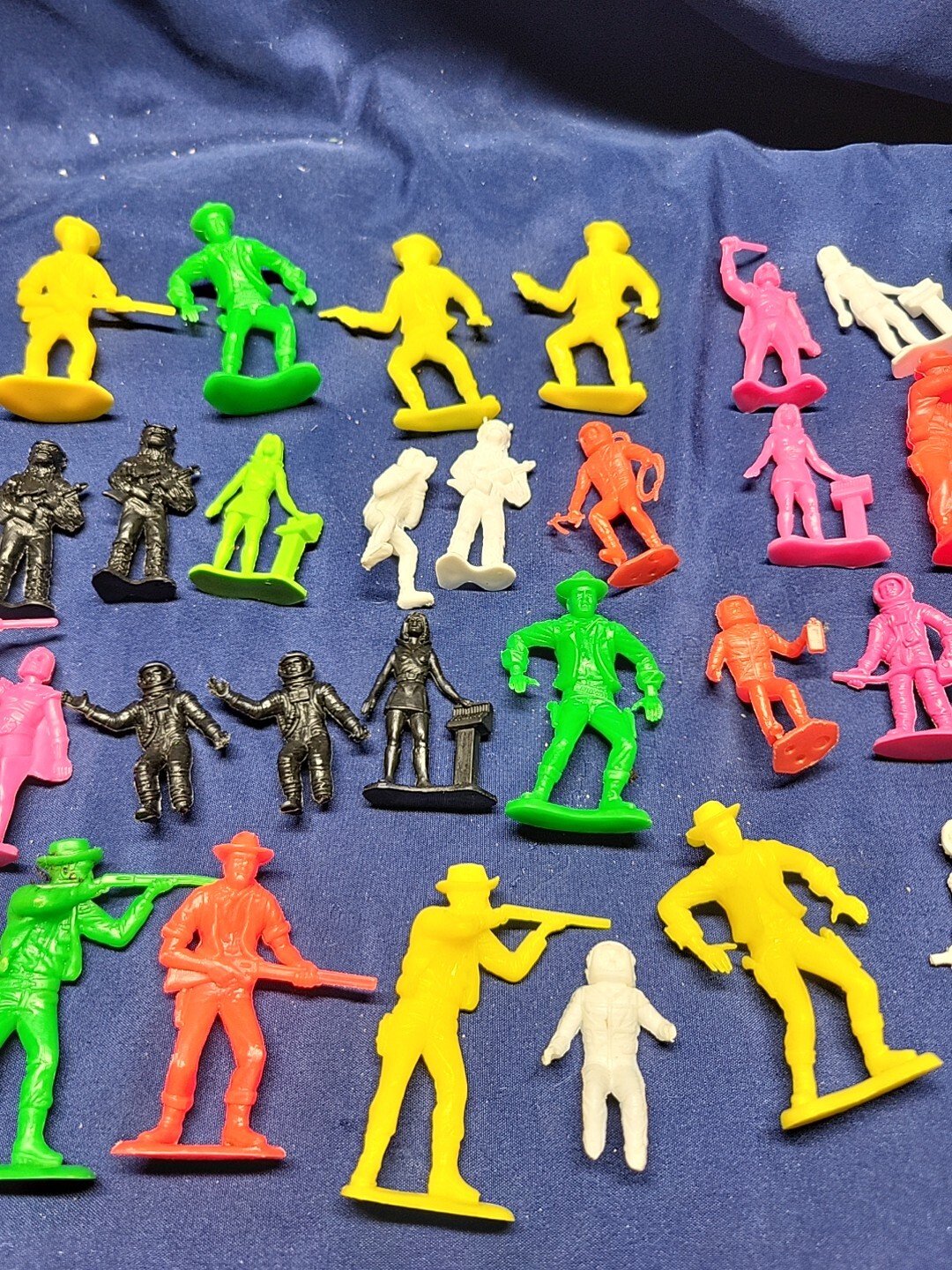 Vintage Galaxy Figure Lot Tim-Mee Aliens Space Droids Robots Cowboys Indian 47pc