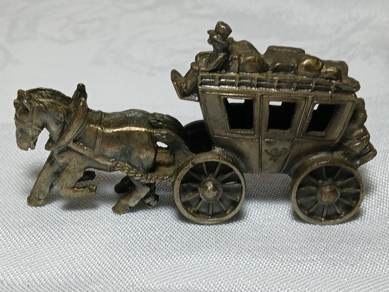 Vintage Metal Stagecoach Horse Carriage Figurine Miniature Brass Tone