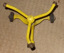 L. R. Nelson Manufacturing Vintage 3 Arm Rotating Poppy Lawn Sprinkler