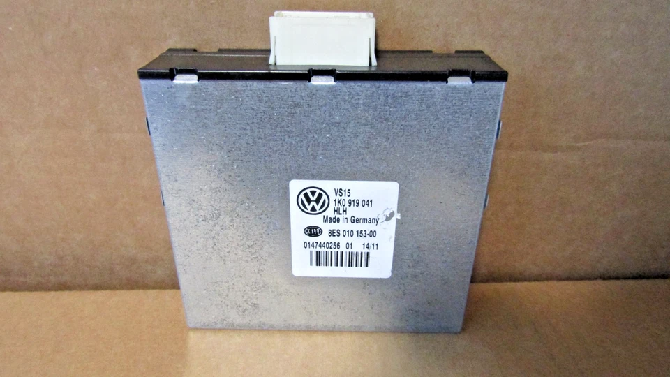 VOLKSWAGEN Voltage Stabiliser VS15 VW 1K0-919-041 HLH Hella 8ES-010-153-00 NEW - Bild 2 von 4