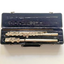 VINTAGE Artley Flute 18-0, Serial 649215 in Hard Case w cleaning rod Sold As Is