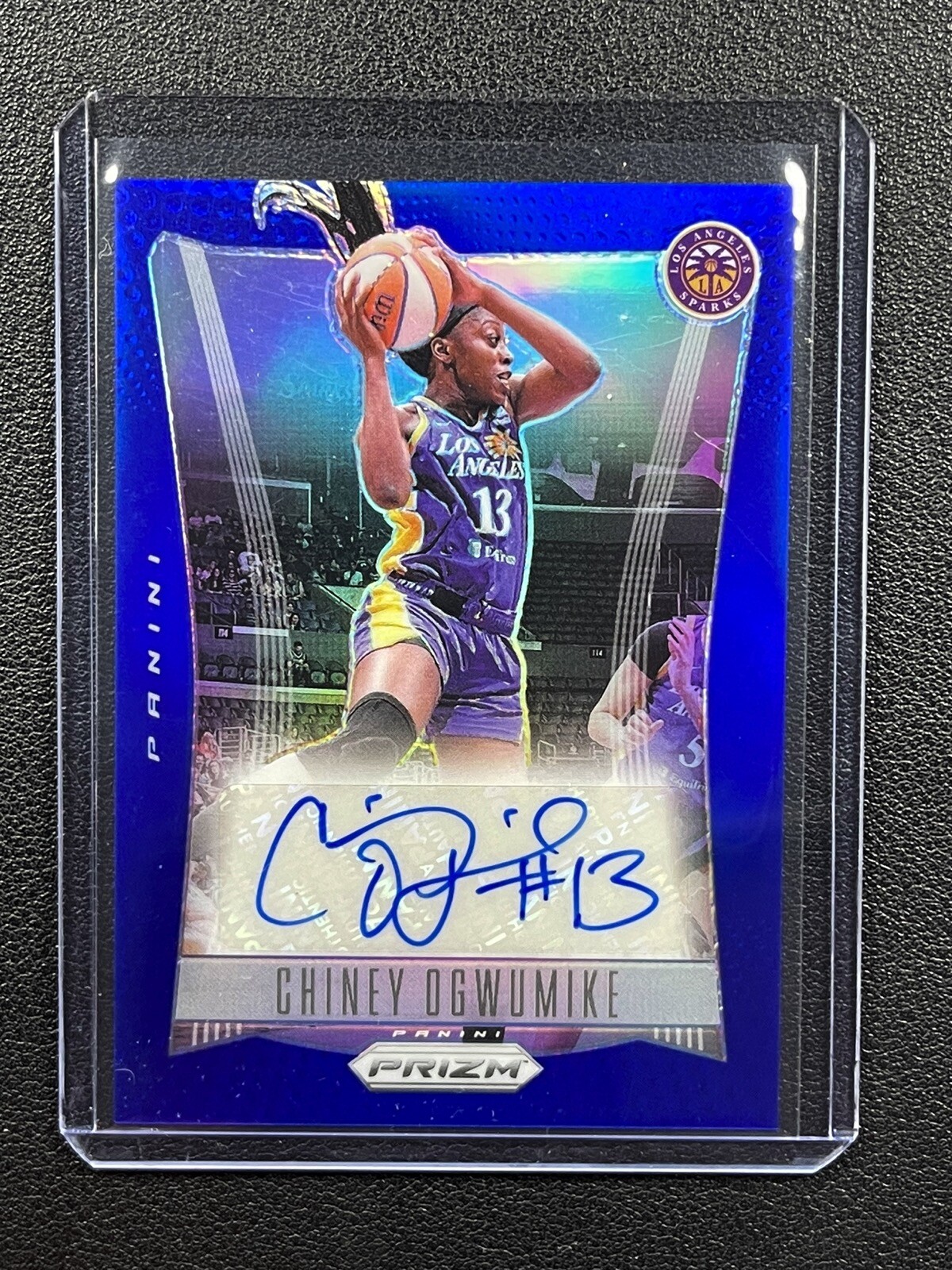 CHINEY OGWUMIKE 2024 PANINI PRIZM WNBA THROWBACK SIGNATURES BLUE AUTO 32/75