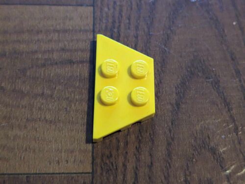 Lego Wedge Plate 2 x 4 Yellow - Picture 1 of 2