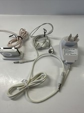 Apple iPod Shuffle 2nd Gen A1204 1GB Bundle Dock ,Travel Charger ,Headphones