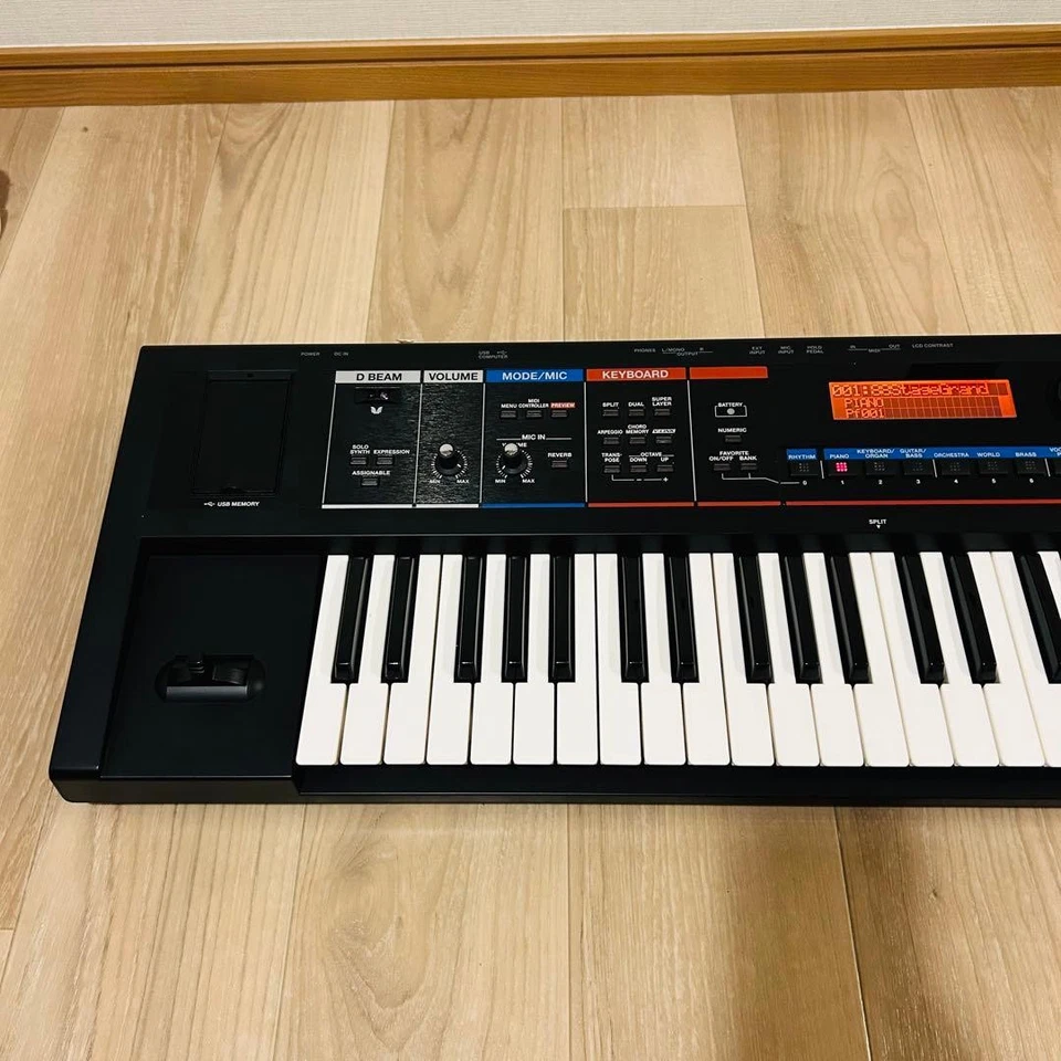 Roland Synthesizer With Song Player Juno-Di Portable 61-key With Case Used - Image 4 of 4