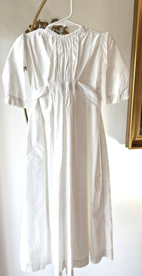 ANT WHITE VERY OLD VICTORIAN BABY'S LONG GOWN -RUCHING, LS, OPEN IN BACK