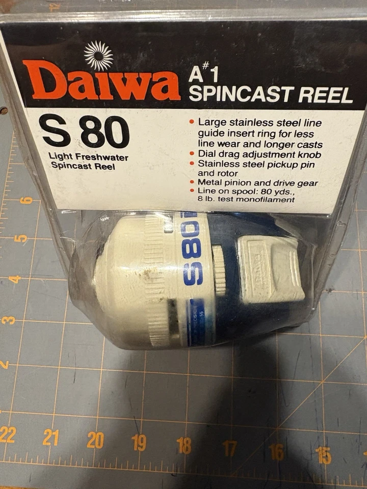 New Vintage Daiwa S80 Spin Cast Fishing Reel White Blue Still In Sealed Package - Image 2 of 3