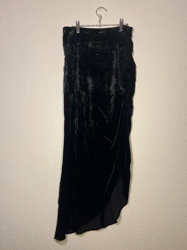 Veronica Beard $495 Black Velvet Silk Herst Asymmetric Skirt Size 2