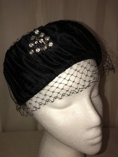 Vintage ELEGANT Black w/ Netting Women's Ladies Pill Box Hat 1950s