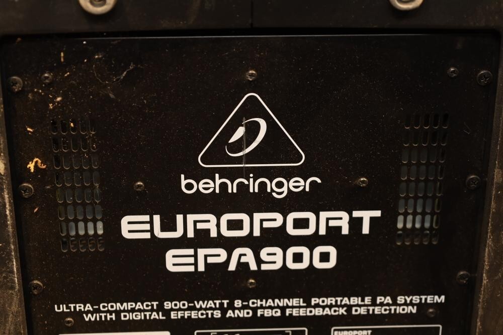 ポータブルPAスピーカー Behringer EPA900 Behringer EUROPORT EPA900 Portable PA System | Guitar Center