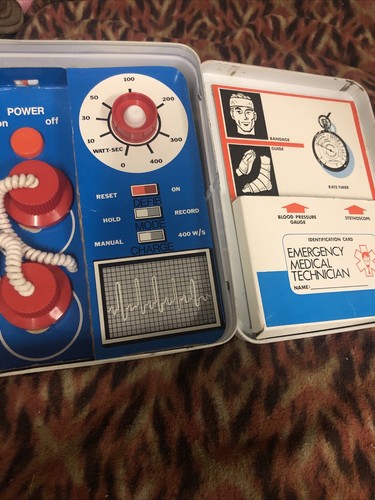 Vintage Ohio Art Emergency PARA-MEDIC UNIT 45 Toy Lunchbox Kit - Picture 8 of 12