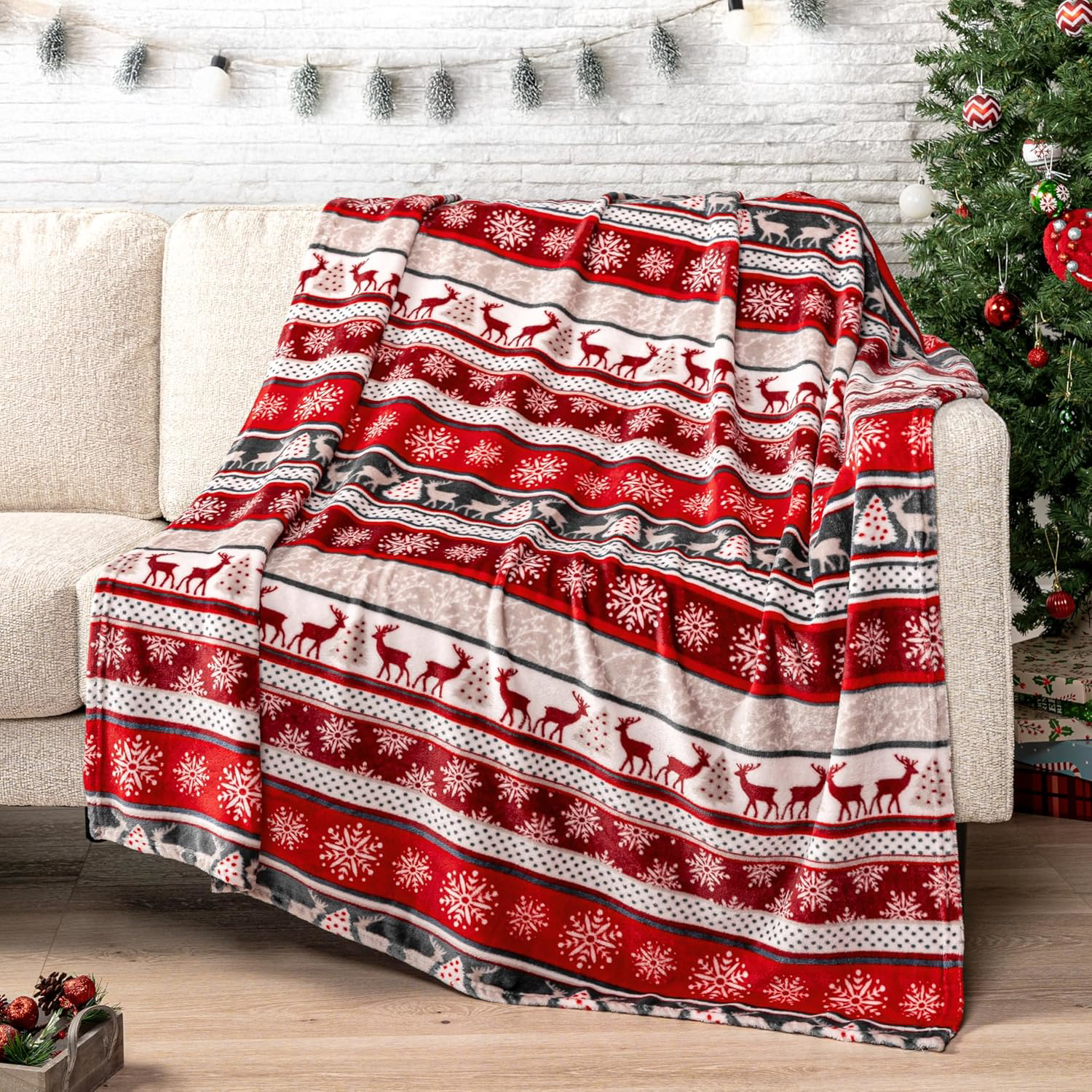 Cozy Reindeer Snowflakes Fleece Blanket 50x60 - Warm Plush Throw  