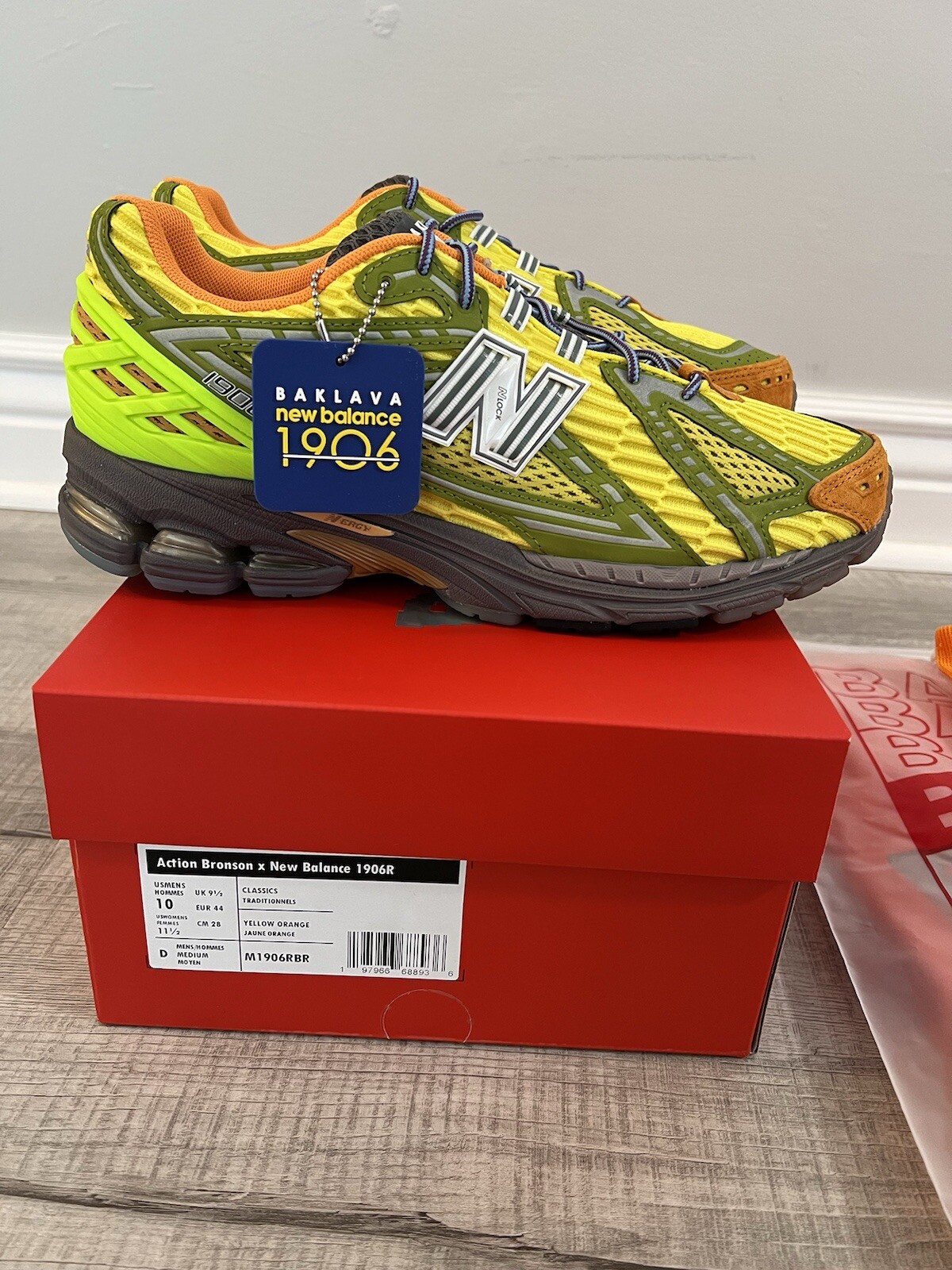 Action Bronson x New Balance 1906R Scorpius Men’s Size 10 W/ Crewneck Large image 2