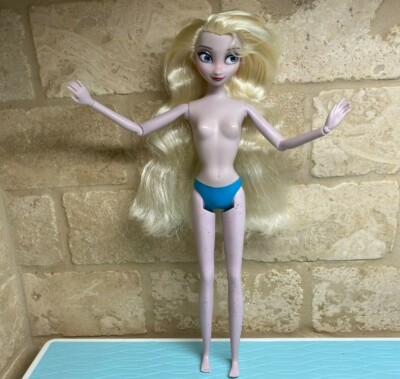 Disney Frozen Princess Elsa Barbie Doll Articulated
