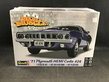 Revell '71 Plymouth Hemi Cuda 426 1:24 Scale Plastic Model Kit 85-2943 NIB