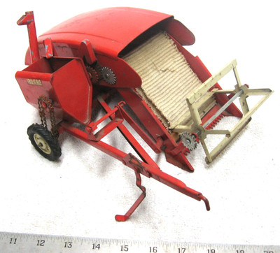 1950S INTERNATIONAL RED 12A COMBINE 1/16 CARTER TRU SCALE FARM TOY BUILDER PARTS