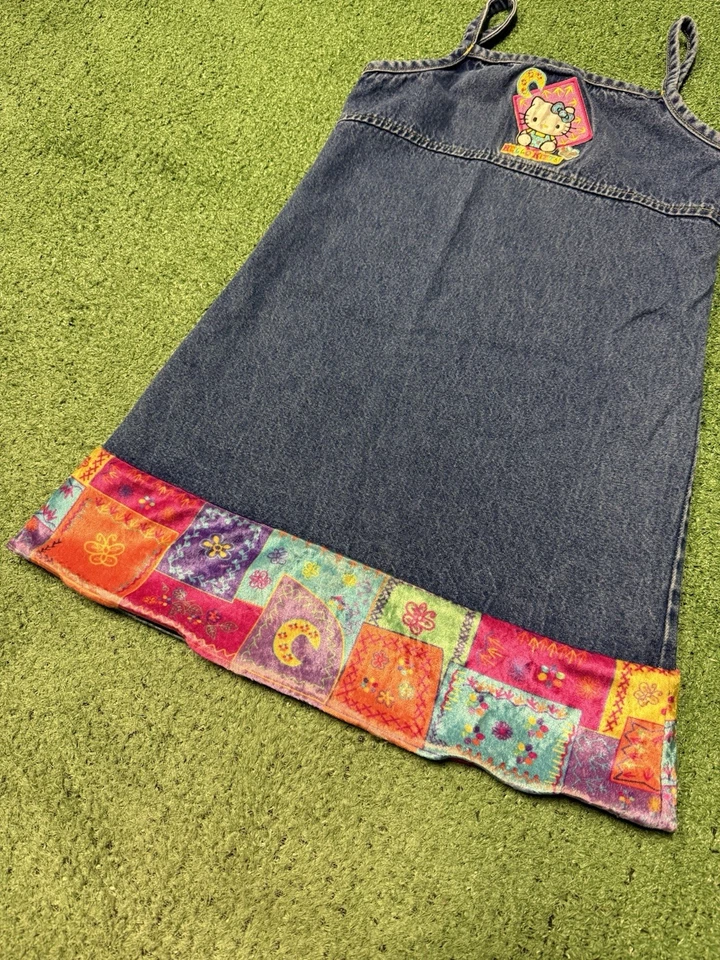 Vestido Denim Hello Kitty Sanrio De Colección Niñas Talla Mediana Azul Anime RARO MARCADO Foto 4 de 4