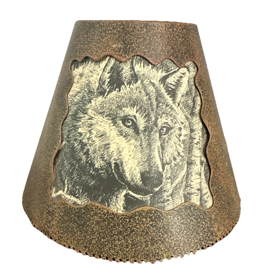 Pantalla de corte de lobo madera dibujada con tinta marrón metal y plástico cabaña rústica vintage Foto 2 de 4