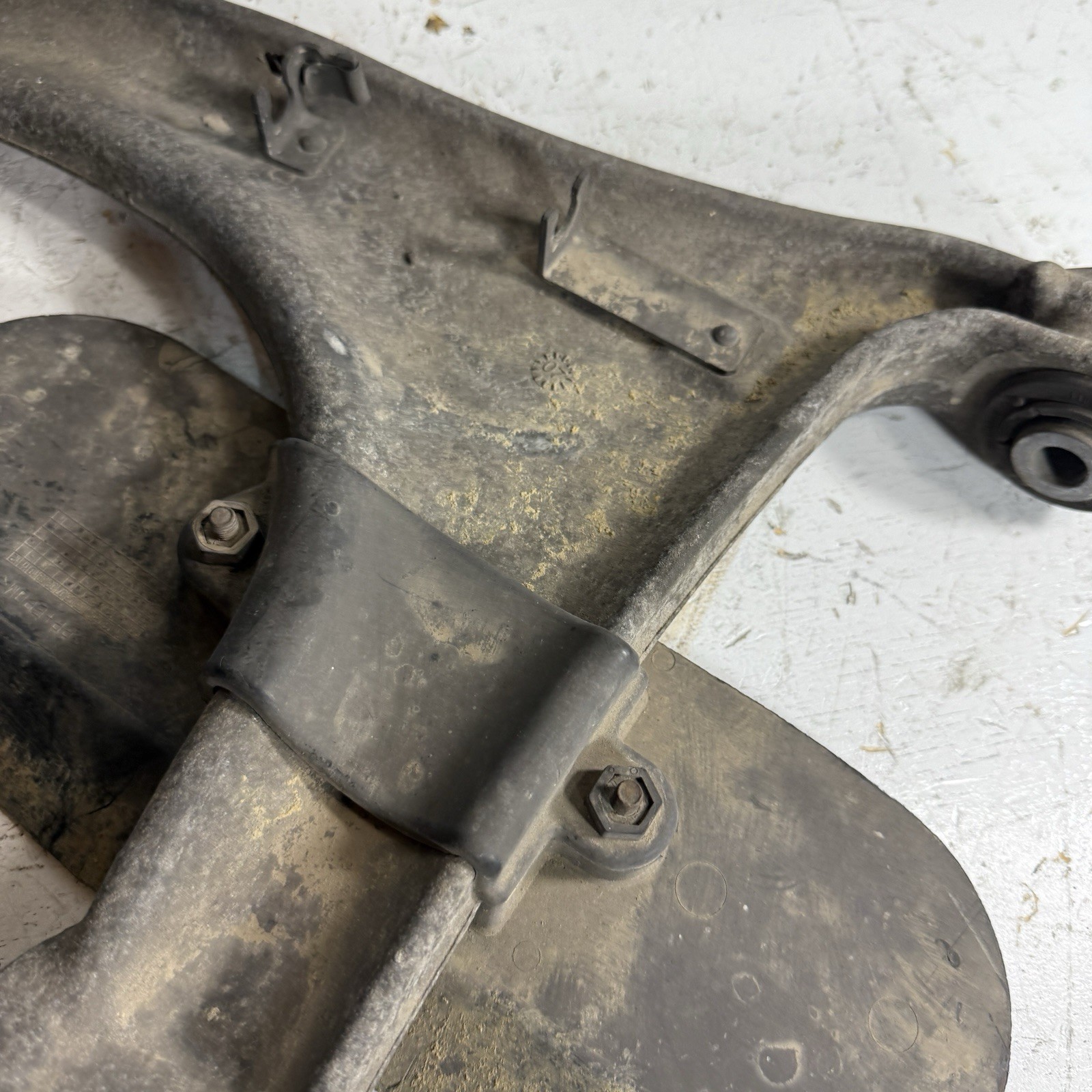 03-08 Maserati Quattroporte Left Rear Lower Control Arm M139