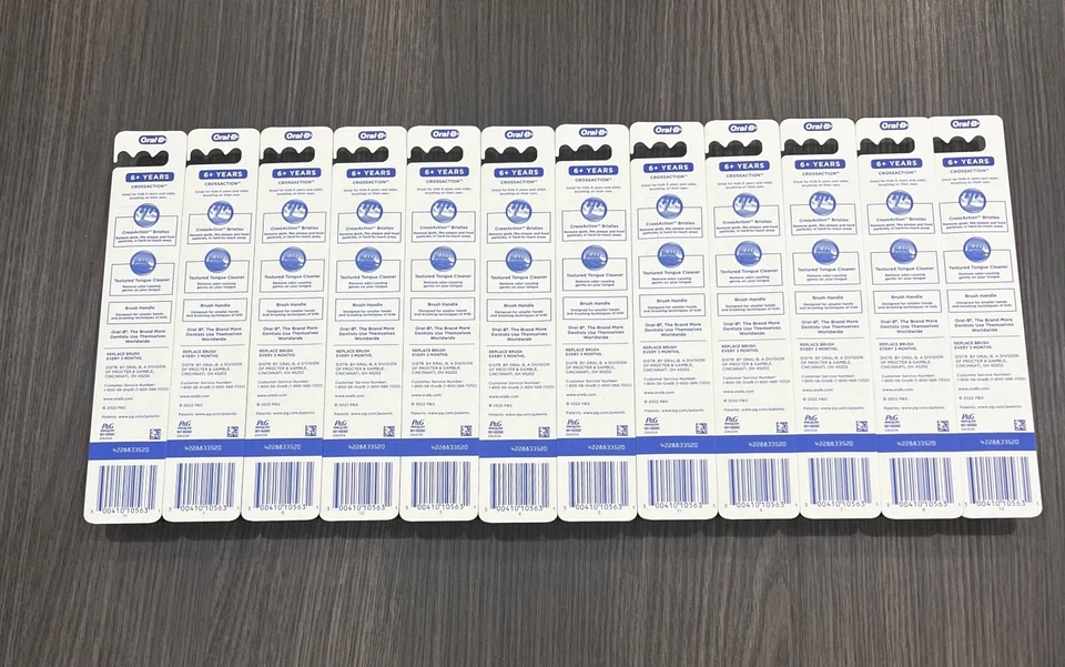 Cepillo de dientes Oral-B Cross Action Galaxy - 12 unidades Foto 2 de 2