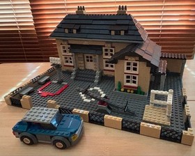 LEGO Creator 3-in-1 Model Town House 4954 In 2007 Used Retired W/Manuals As Is