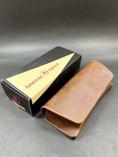 American Optical Brown Leather Eyeglass Case Sunglass Case AO Wiping Cloth Inc