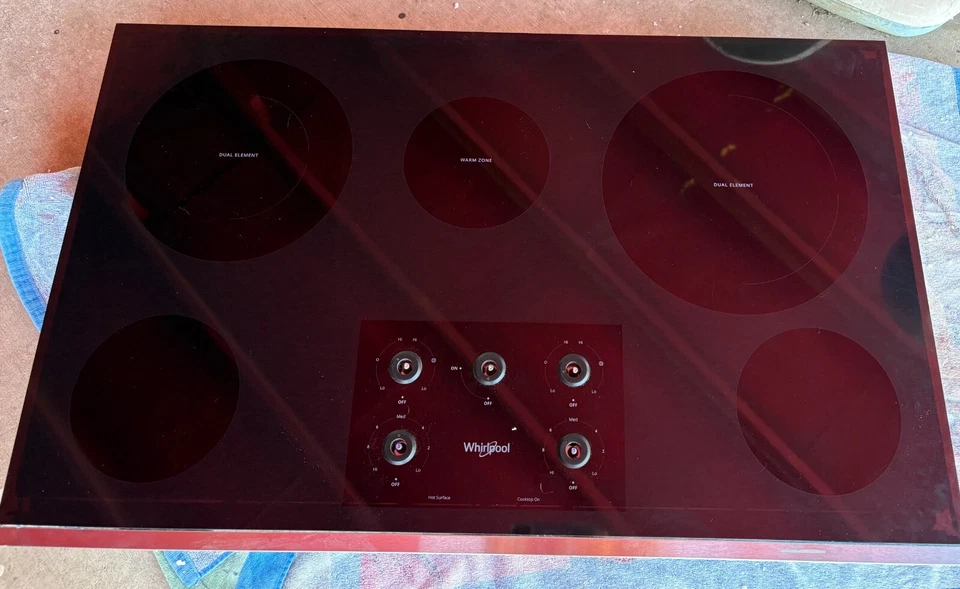 Whirlpool 36" Cocina Eléctrica Cerámica Vidrio con Dos Elementos Radiantes Debidos Foto 3 de 4