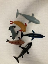 Set of 6 plastic ocean sea life animal figures playset with squeakers