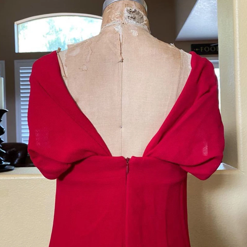 Vestido Carolina Herrera Império Cintura Vermelho Seda Vestido de Formatura Amostra Designer $4990 - Imagem 4 de 4