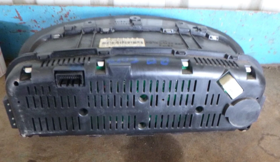 Cuadro de instrumentos Ford Fairmont BA 6cyl (3R23 10849 EF) Foto 2 de 4