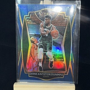 Giannis Antetokounmpo Blue Prizm 2020-21 Select - Premier Level  Blue #117