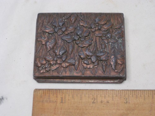 ancien couvercle métal pièce repoussé 3" x 2,5" fleur iris couverture détaillée uniquement - Photo 6/7