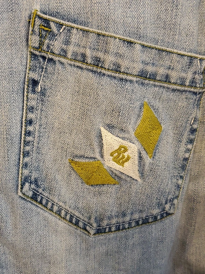 Rocawear Womens Denim Jean Jacket Button Up Pockets Embroidered Light Wash XL - Image 2 of 4