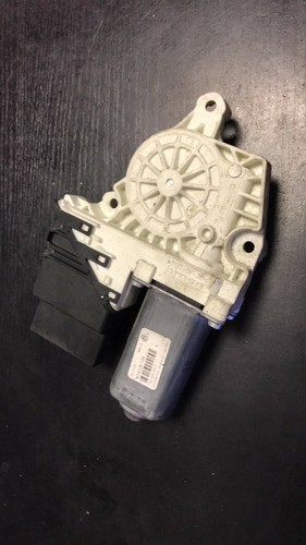 VW PASSAT B6 (2004-2009) FENSTERMOTOR HINTEN O/S FAHRERSEITE 1K0959704F