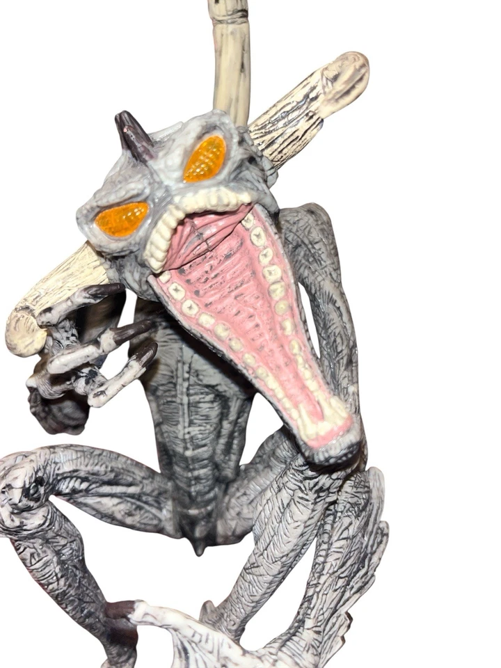 1997 McFarlane Toys Spawn Movie Series: Deluxe Violator INCREDIBLE SUPER UNIQUE - Image 2 of 3