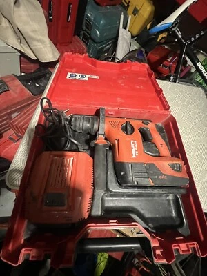 PERFORATEUR HILTI TE 4 A22 TBE - Photo 1/4