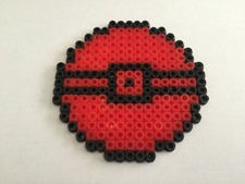 POKEBALL MEMOIRE BALL POKEMON PERLE A REPASSER HAMA DESSOUS DE VERRE DECORATION