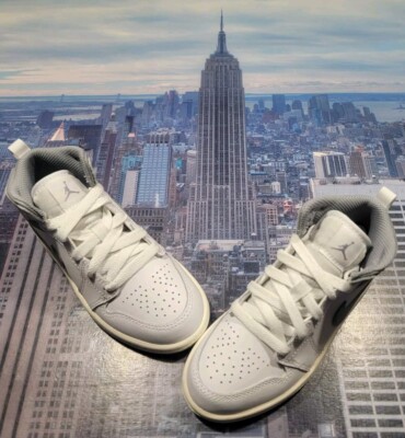 Nike Air Jordan 1 Mid White/Stealth PS PreSchool Size 12c 640734 135 New