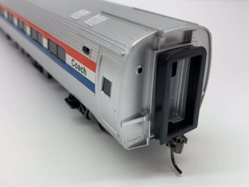 Entrenador Amtrak fase III Amfleet HO NUEVO EN CAJA COMO NUEVO # 932-6003 | Condition: New