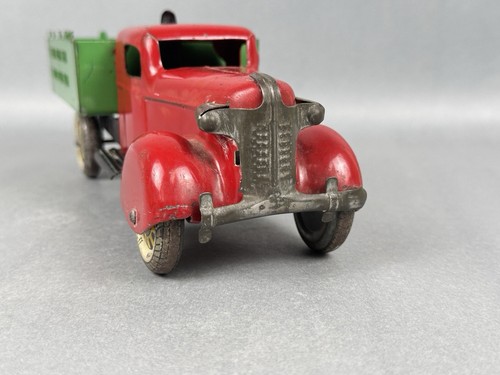 Vintage Wyandotte Pressed Steel Dump Truck Red Green USA Art Deco Rare - Picture 6 of 17