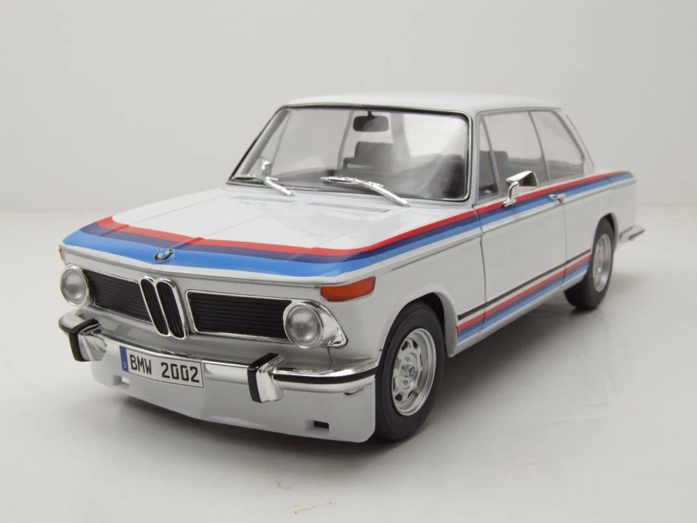 BMW 2002 tii / L2002 de 1974 rouge foncé au 1/18 de KK-Scale