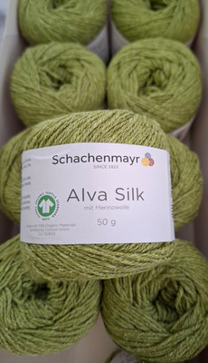 (139  /kg): 50 g Schachenmayr ALVA SILK, Fb. 070 Apfel  #7654