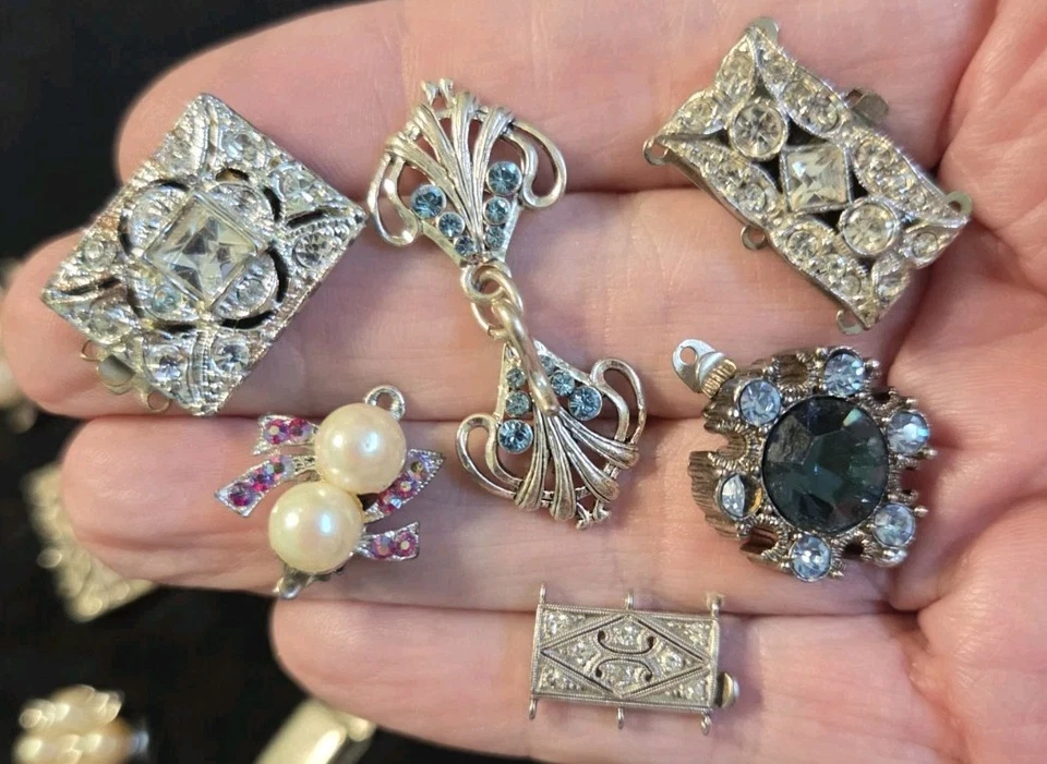 ENORME Lote de 18 broches de perlas de diamantes de imitación vintage con respaldo de cristal Joyería Slide Foto 4 de 4