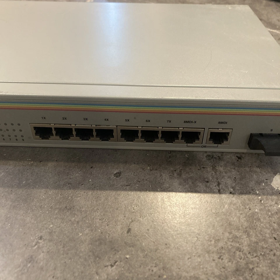 Allied Telesyn FS709FC 10 Base T/ 100 Base 8-Port External Switch - Imagem 3 de 4