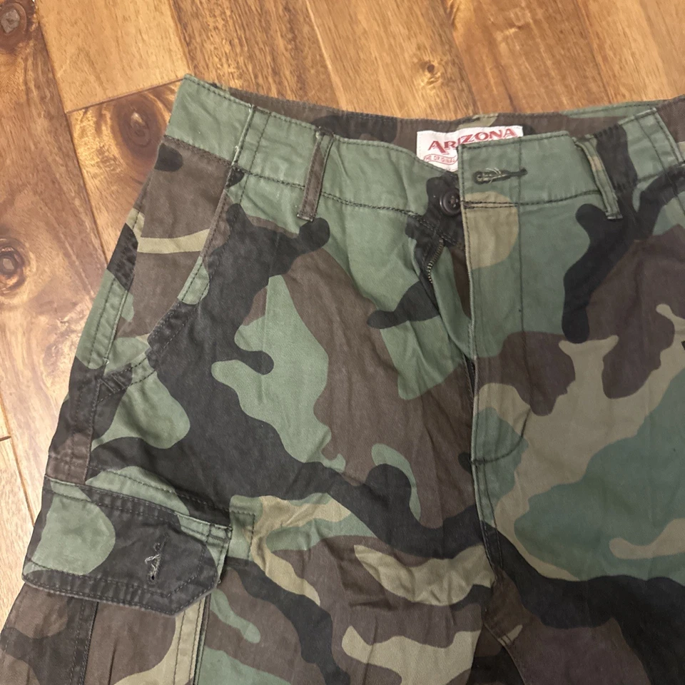 Arizona Jeans Men’s Camo Cargo Shorts Y2K Size 30 - Image 2 of 4