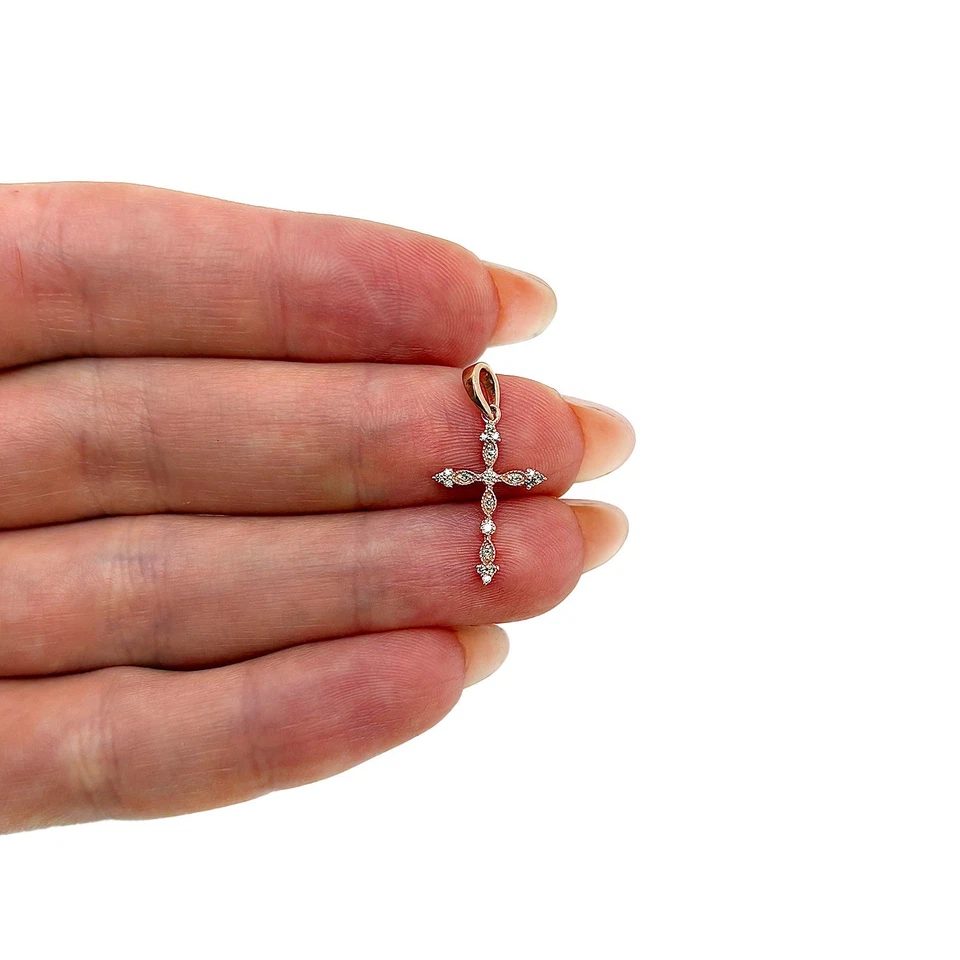 Colgante Cruz Milgrain Rosa Amarillo Blanco Oro 10K Diamante Natural 0,08CTW Foto 3 de 4