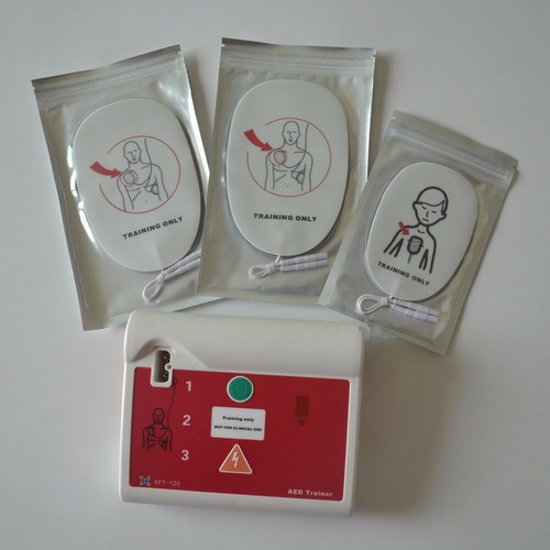 1pz XFT-120C AED Trainer Dispositivo per Pronto Soccorso CPR Training in Inglese e Tedesco - Foto 4 di 7