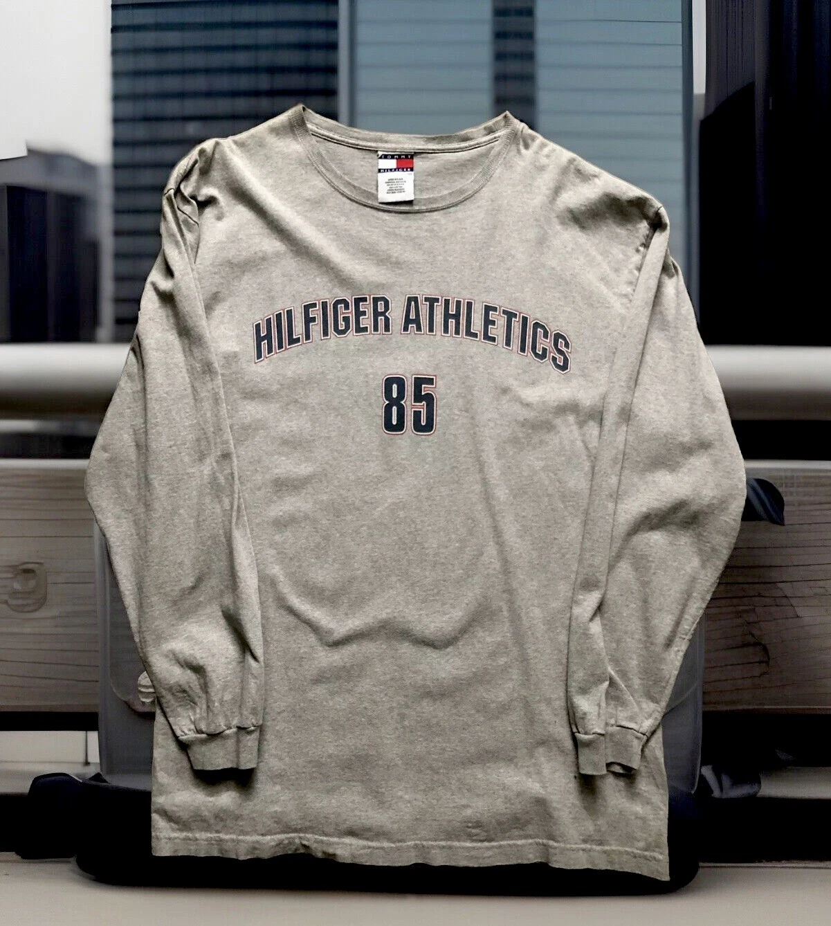 (VTG) TOMMY HILFIGER🇺🇸CREWNECK LONG SLEEVE SCRIPT LOGO SHIRT GRAY MENS LARGE