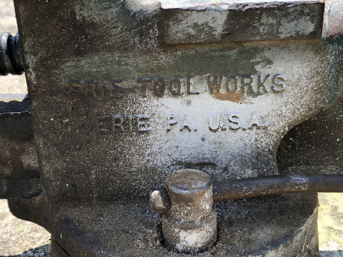 Vintage ERIE TOOL WORKS Superior No.44 Swivel Anvil Vise 4'' Jaw